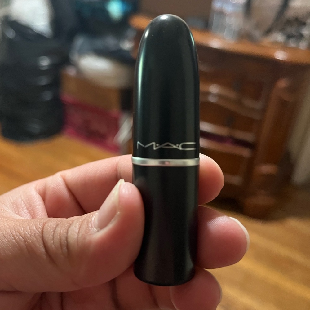 MAC matte lipstick - Picture 3 of 4